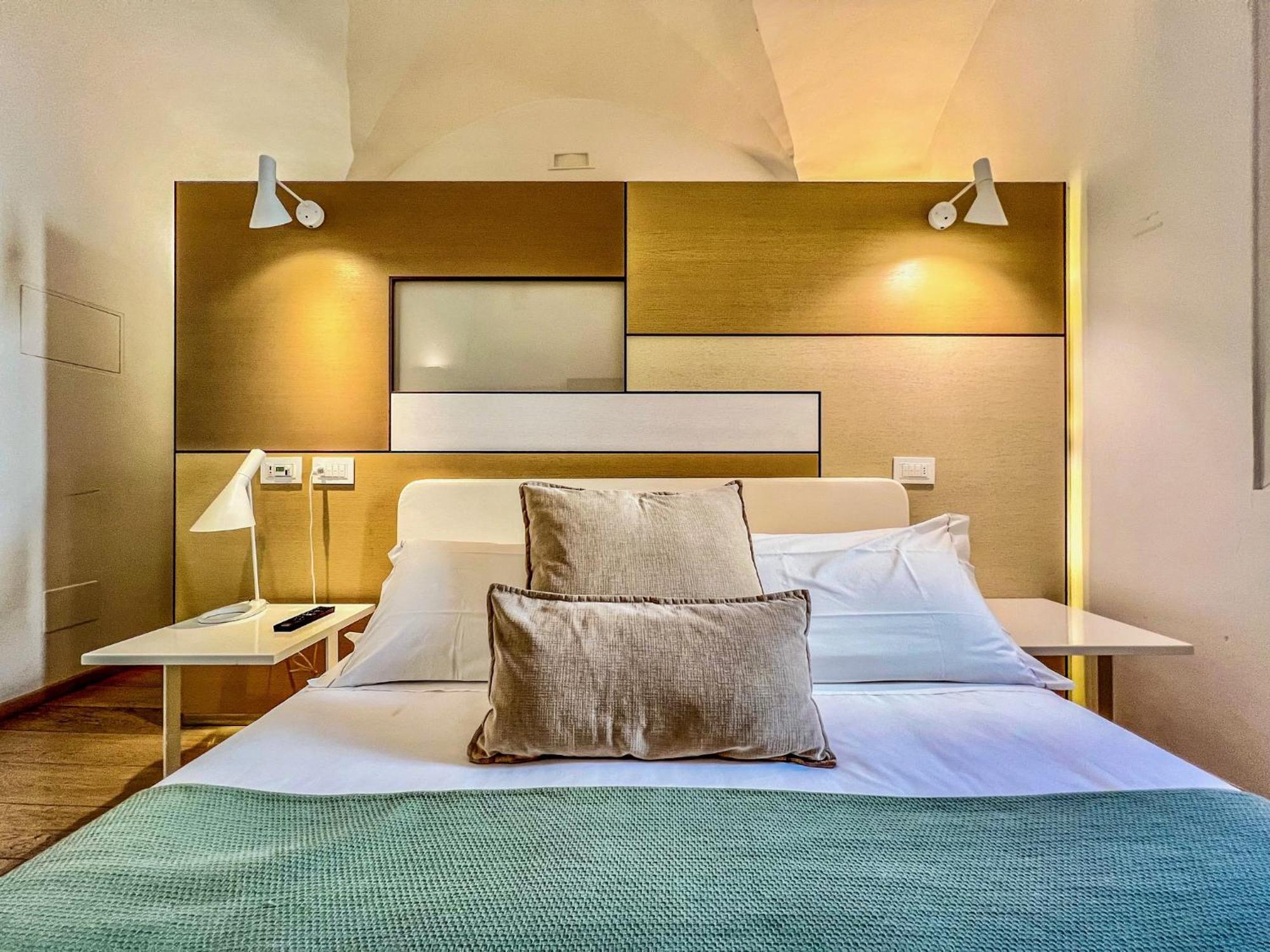 Santacroce Luxury Rooms Lecce Exterior foto